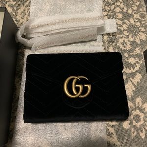 Gucci Marmont Velvet Wallet Chain
